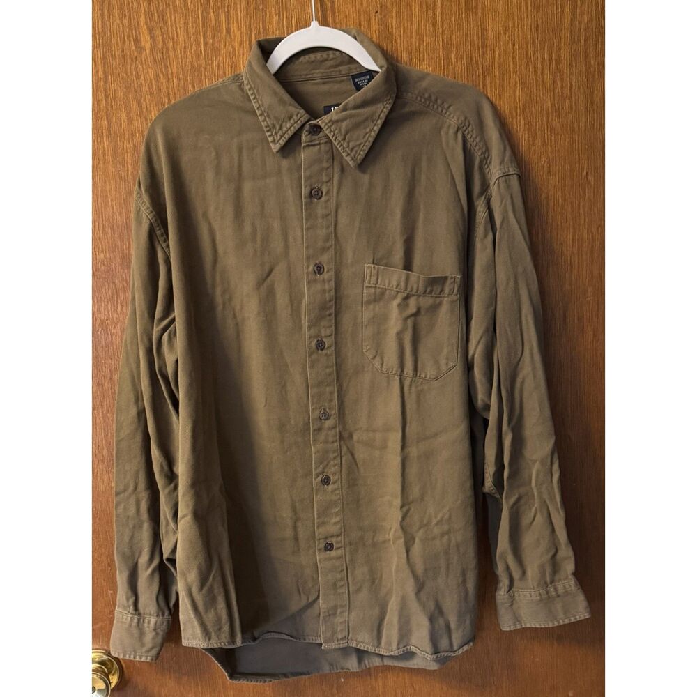 Izod Men's Button Down Long Sleeved Shirt